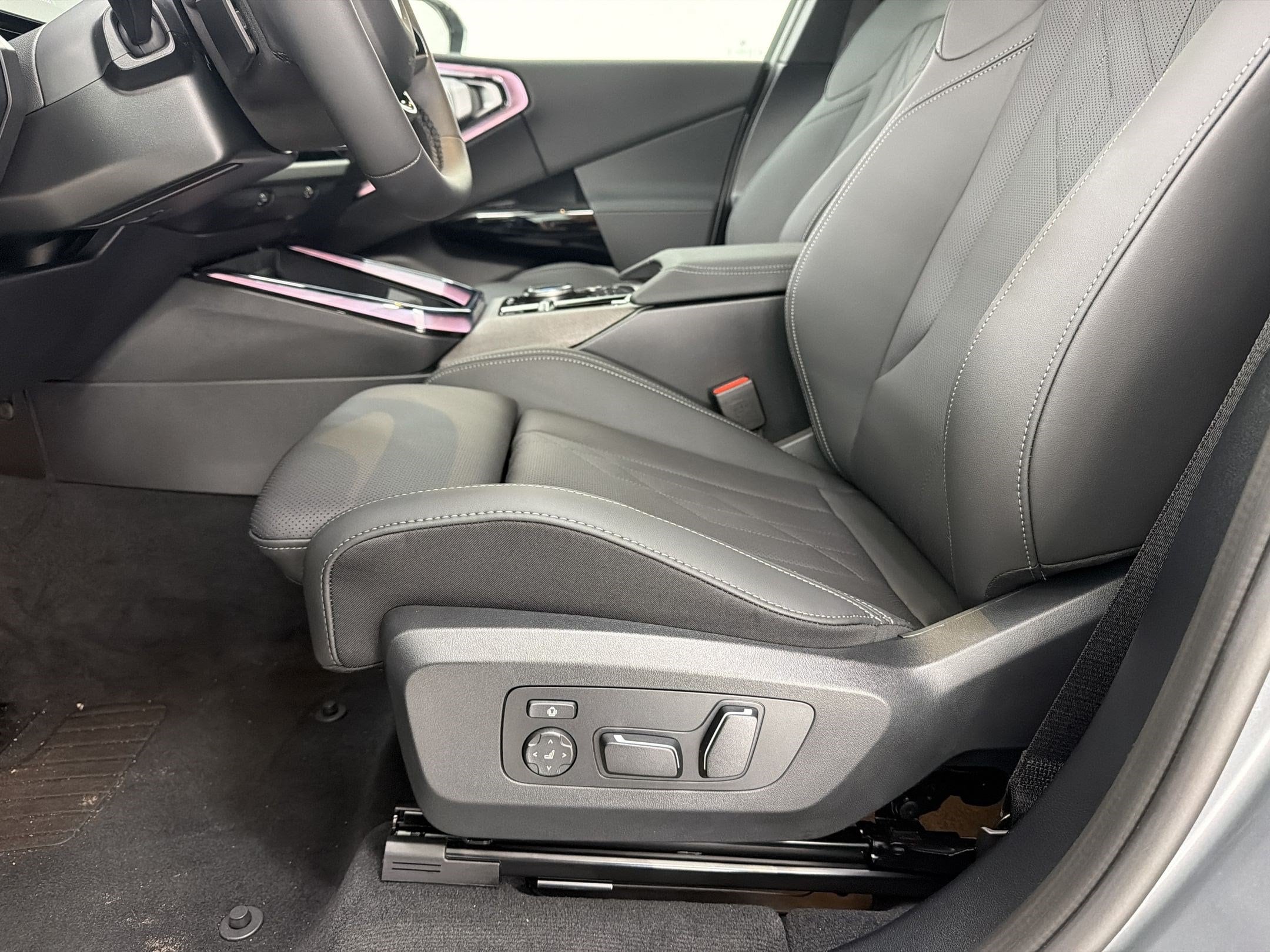 2026 BMW X3 30 - Photo 15