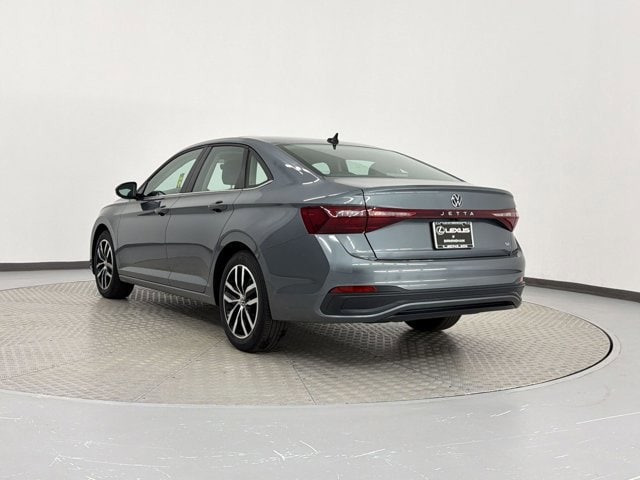 2025 Volkswagen Jetta SE photo 2