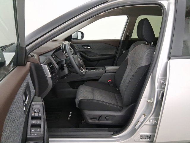 2023 Nissan Rogue SV photo 4