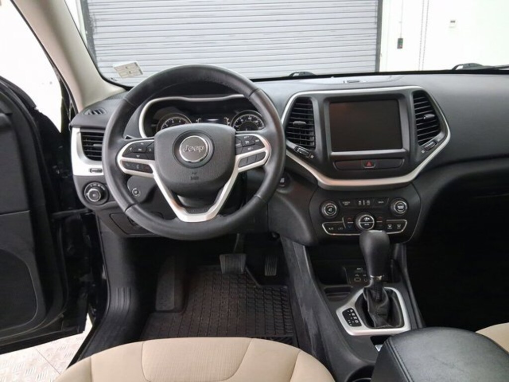 Used 2017 Jeep Cherokee Latitude SUV