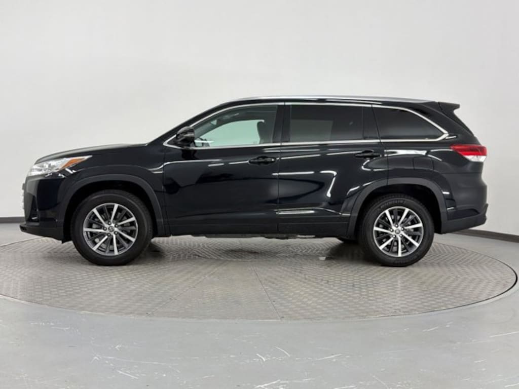 Used 2017 Toyota Highlander XLE SUV