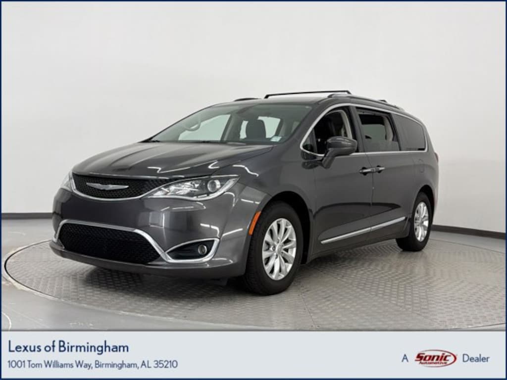 Used 2018 Chrysler Pacifica Touring L Van