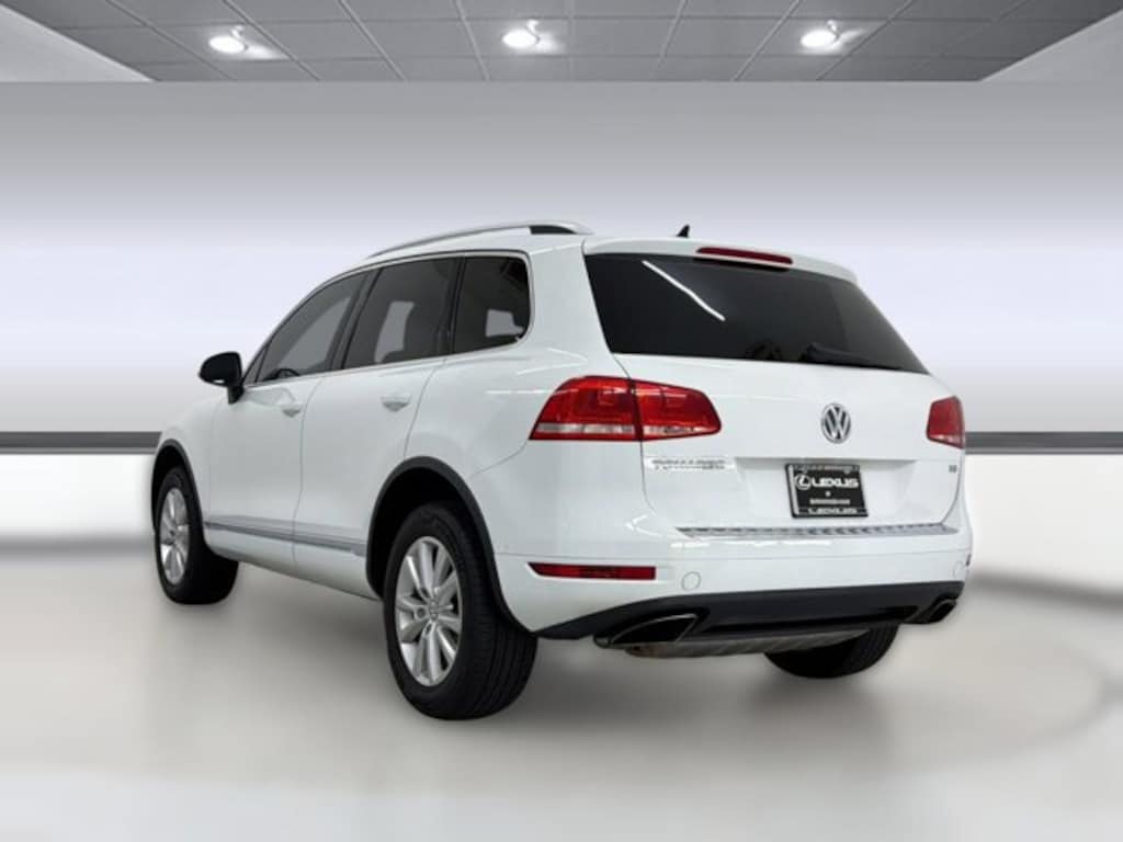 Used 2013 Volkswagen Touareg Sport w/Nav SUV
