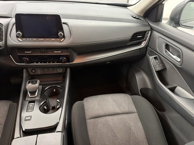 2025 Nissan Rogue SV - Photo 27
