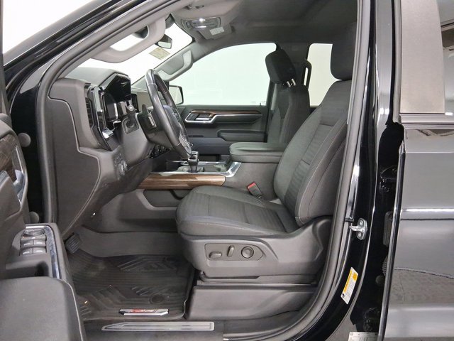 2023 Chevrolet Silverado 1500 RST photo 4