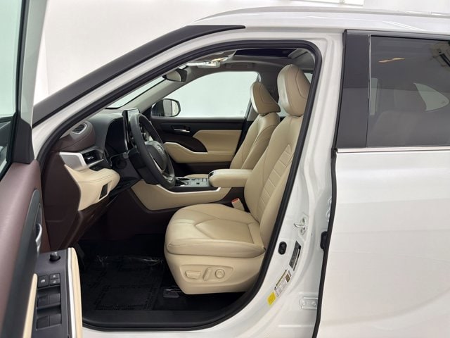 2022 Toyota Highlander XLE photo 4