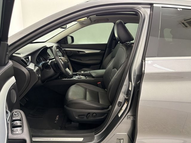 2019 INFINITI QX50 LUXE photo 4