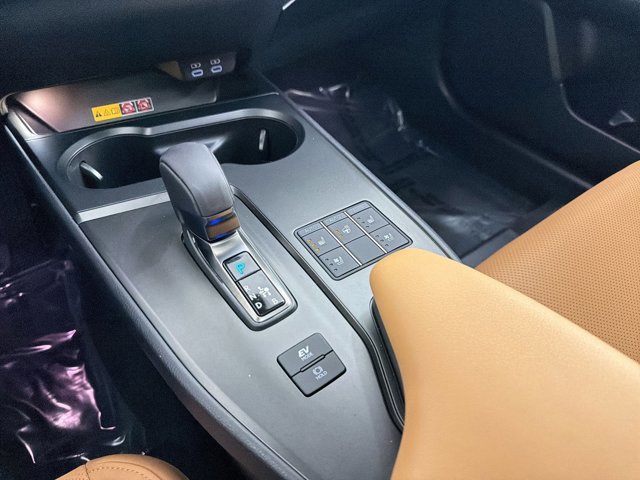 2026 Lexus UX Hybrid 300h Premium - Photo 16