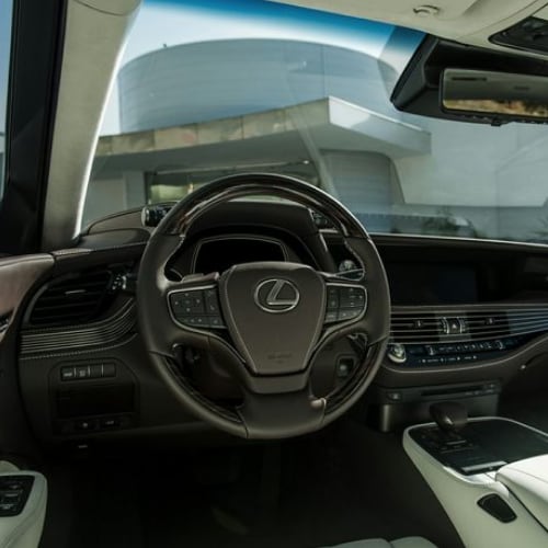 Lexus LS interior