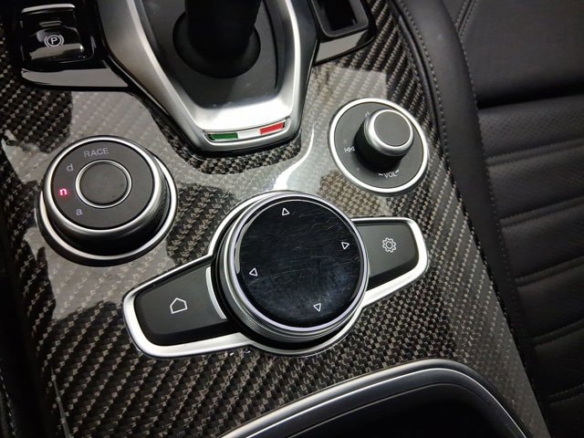 2023 Alfa Romeo Stelvio Quadrifoglio - Photo 29