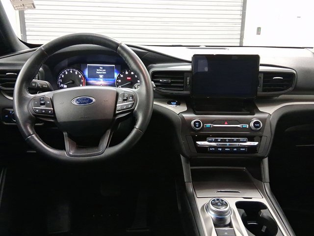 2020 Ford Explorer XLT photo 2