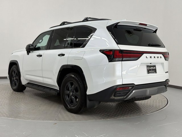 LX 700h LX 700h Overtrail SUV