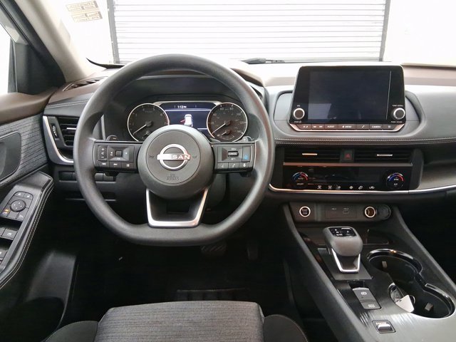 2023 Nissan Rogue SV photo 3