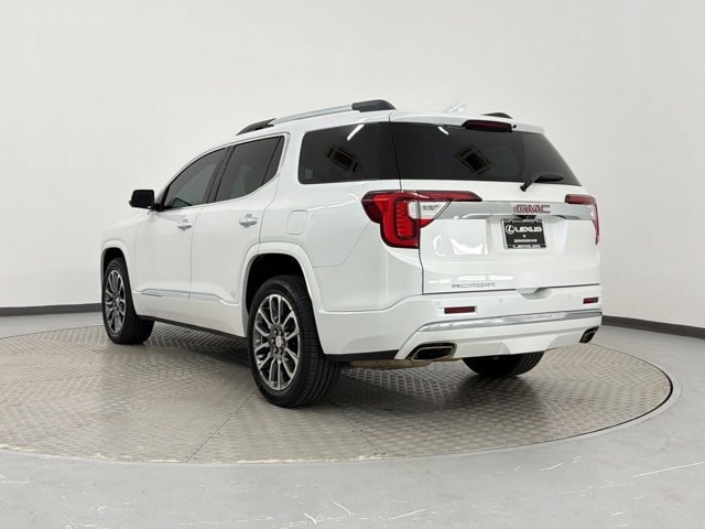2020 GMC Acadia Denali photo 2