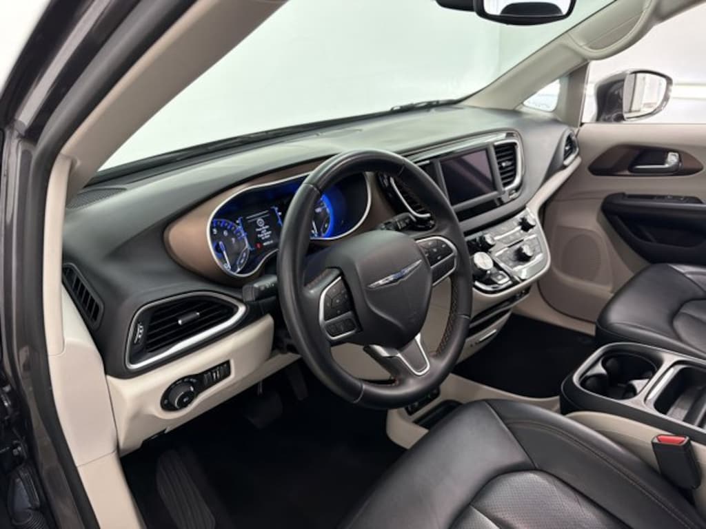 Used 2018 Chrysler Pacifica Touring L Van
