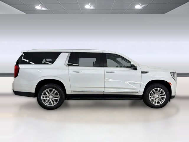 2024 GMC Yukon XL SLT photo 3