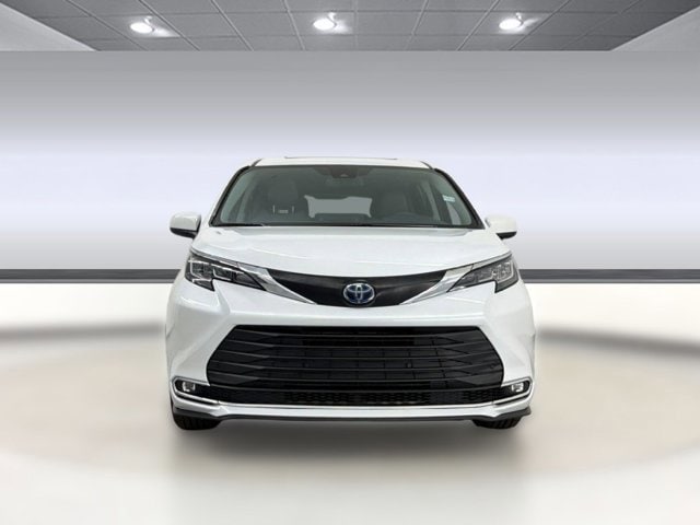 2022 Toyota Sienna XLE photo 5