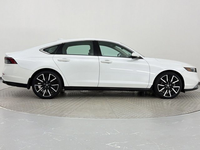2023 Honda Accord Hybrid Touring photo 3