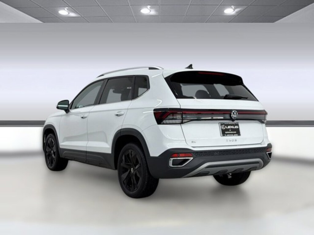 Used 2025 Volkswagen Taos SE SUV