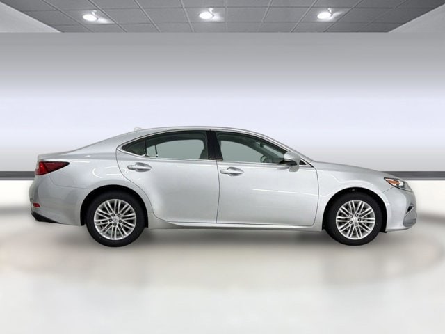 2016 LEXUS ES 350 4dr Sdn photo 3