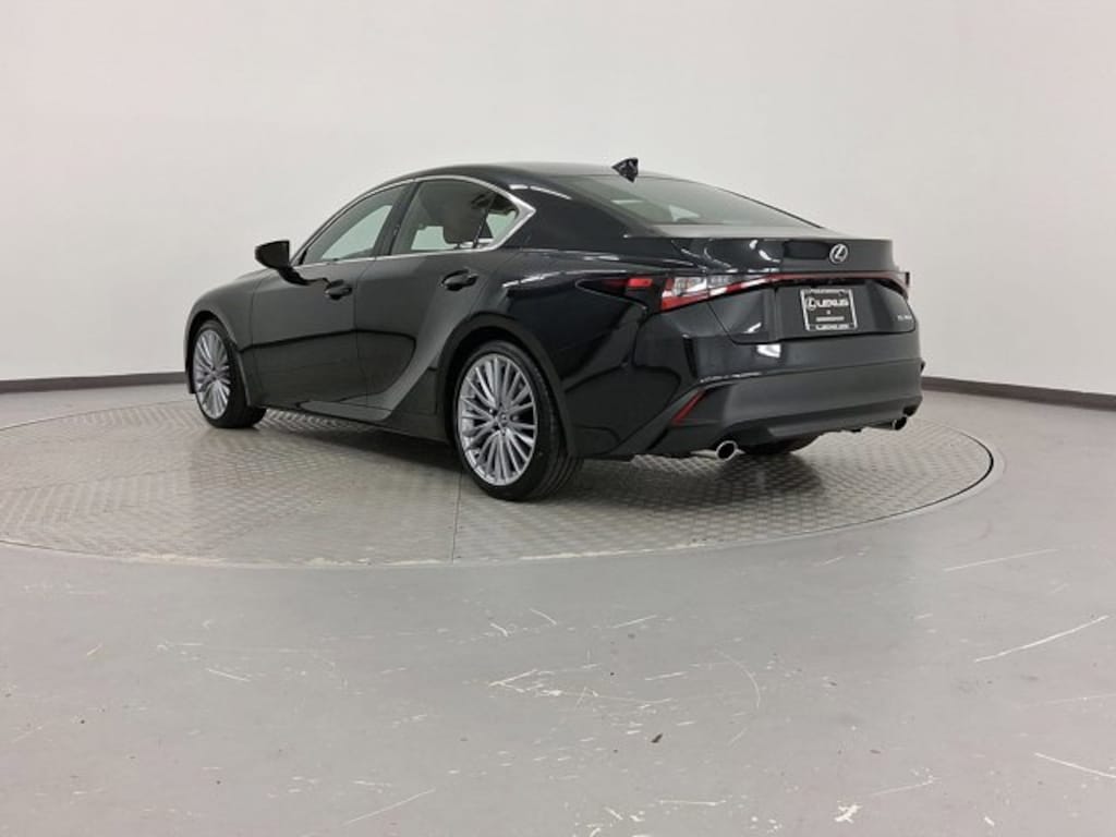New 2025 Lexus IS 300 4-DOOR SEDAN