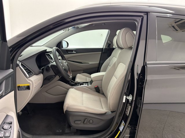 Tucson SE SUV