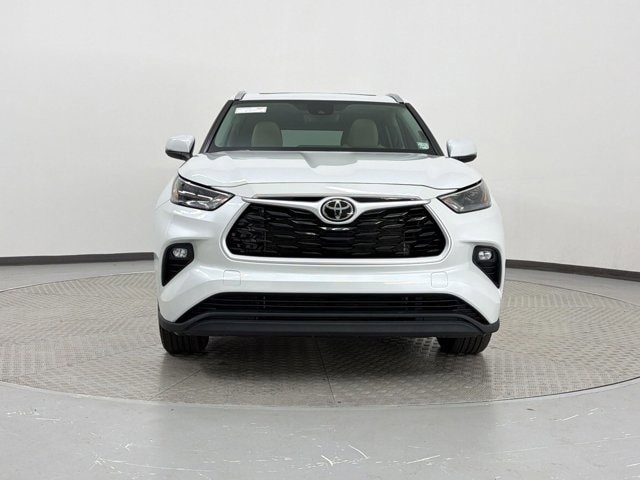2022 Toyota Highlander XLE photo 5