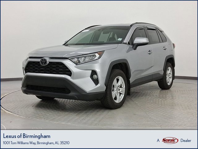 2021 Toyota RAV4 XLE's photo