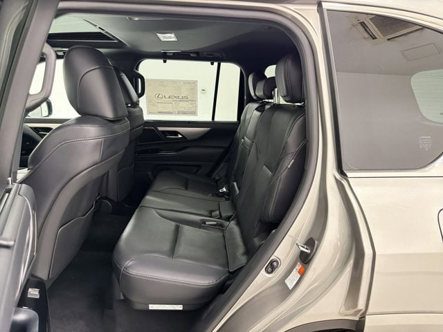 2026 Lexus LX 700h F-Sport - Photo 13