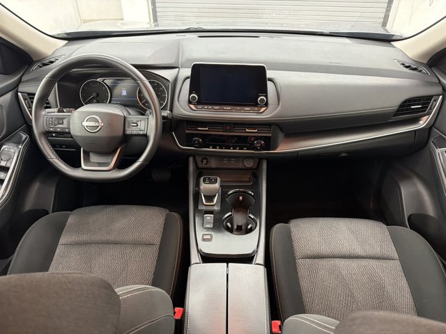 2025 Nissan Rogue SV - Photo 14