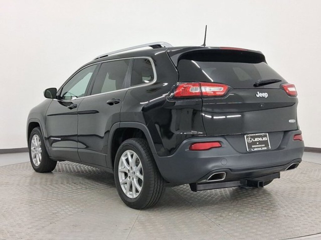 Used 2017 Jeep Cherokee Latitude SUV