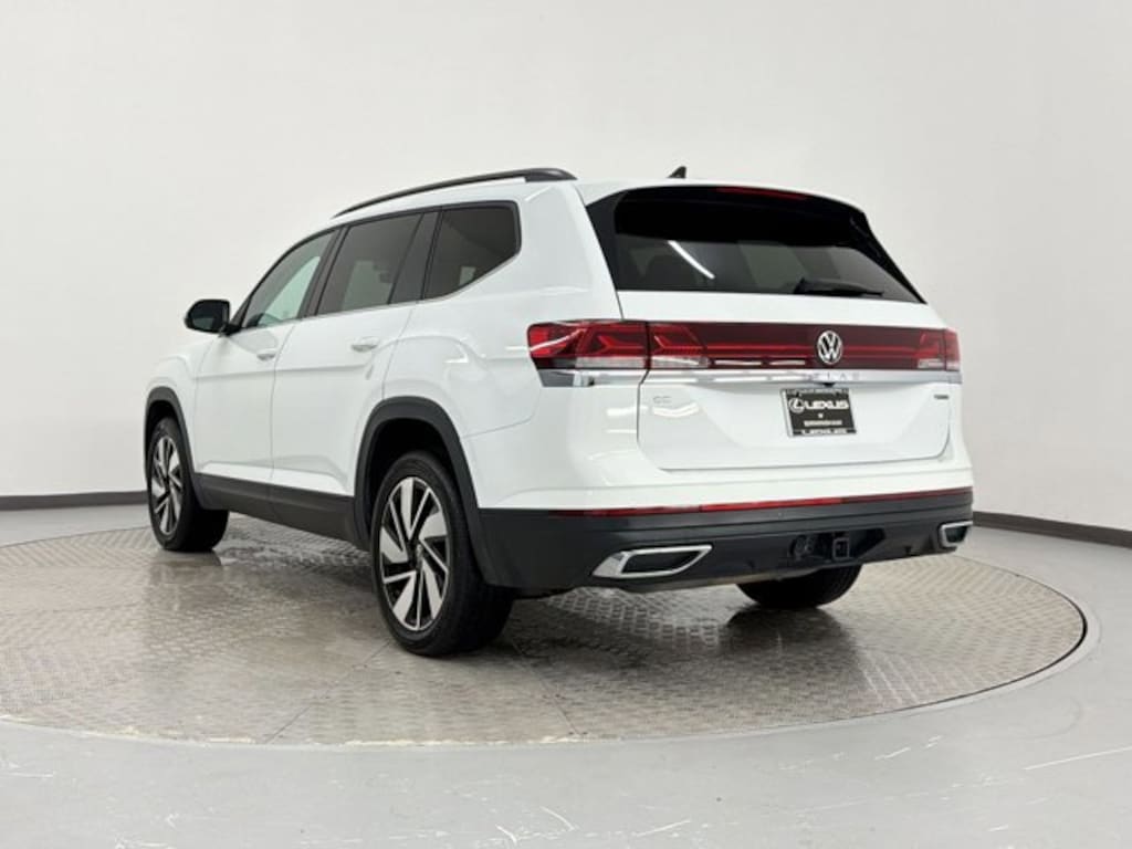 Used 2025 Volkswagen Atlas 2.0T SE w/Technology SUV