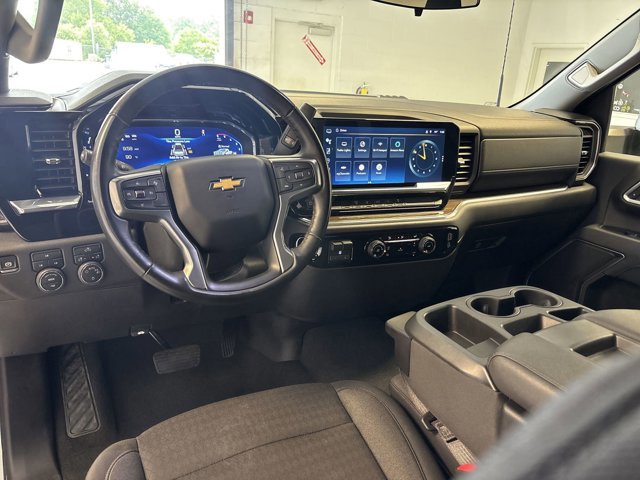 2024 Chevrolet Silverado 3500HD LT photo 2