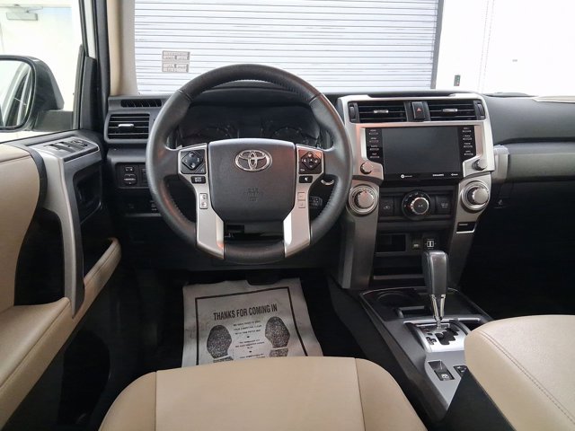 2022 Toyota 4Runner SR5 Premium photo 3