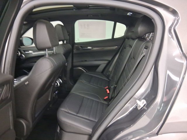 2023 Alfa Romeo Stelvio Quadrifoglio - Photo 12