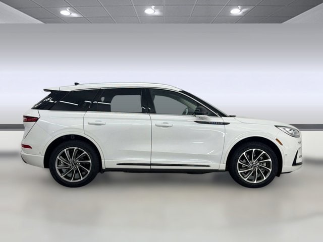 Corsair Grand Touring SUV