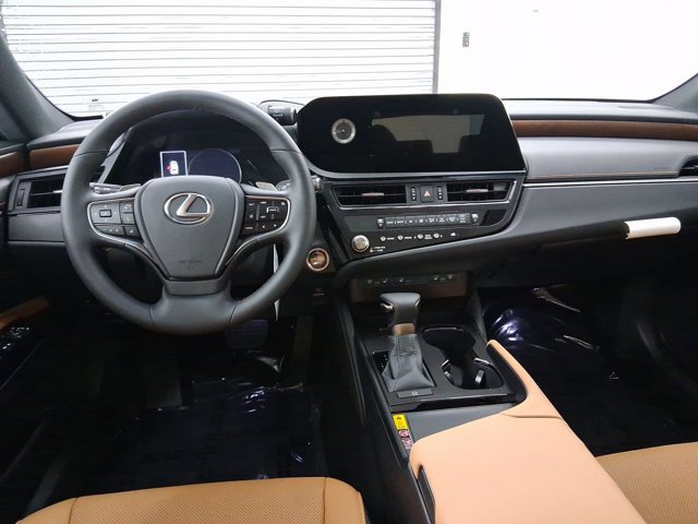 2025 Lexus ES 350 photo 4
