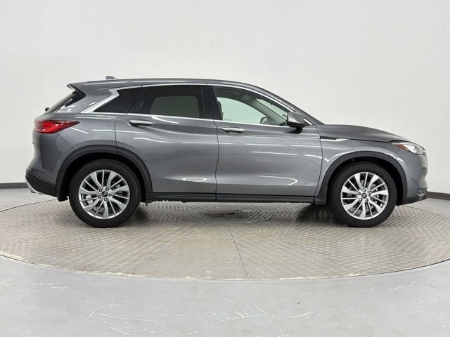 2023 INFINITI QX50 PURE photo 3