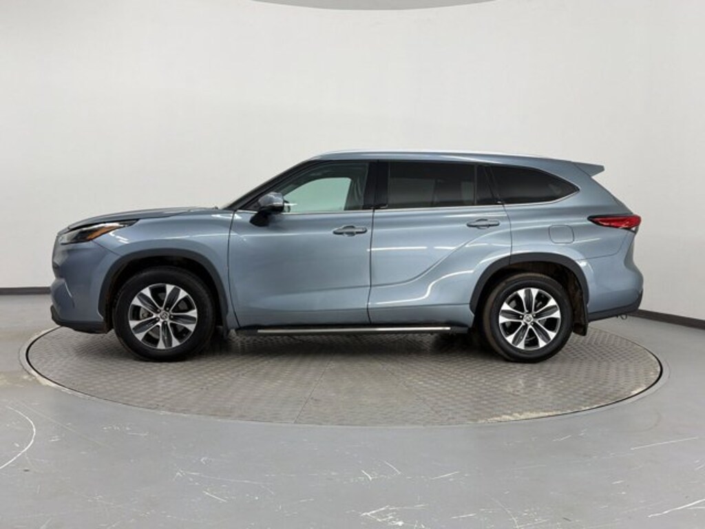 Used 2022 Toyota Highlander XLE SUV