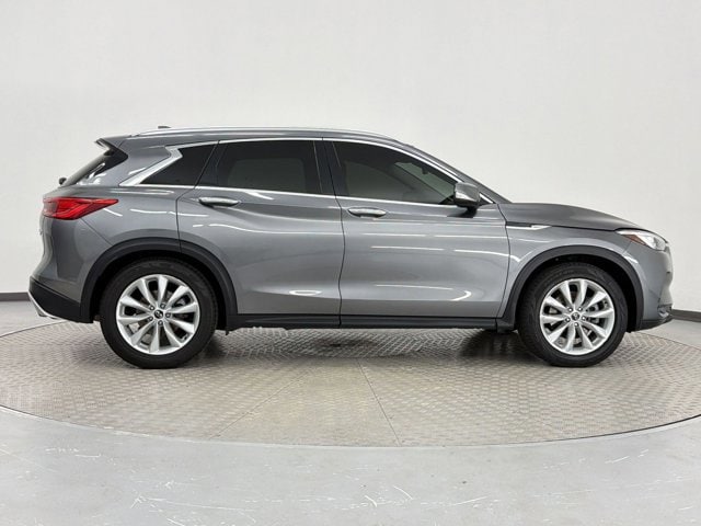 2019 INFINITI QX50 LUXE photo 3