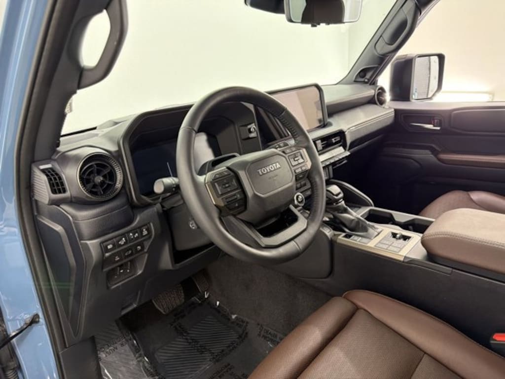 Used 2025 Toyota Land Cruiser Land Cruiser (4WD (SE)) SUV