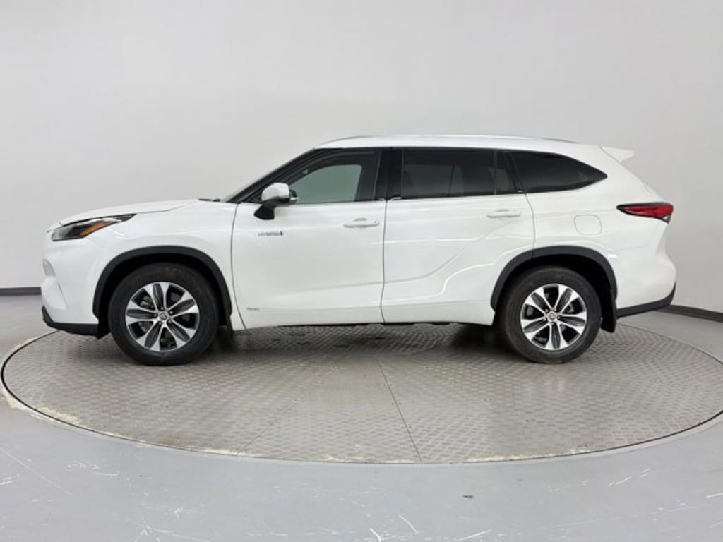 Used 2021 Toyota Highlander Hybrid Hybrid XLE SUV