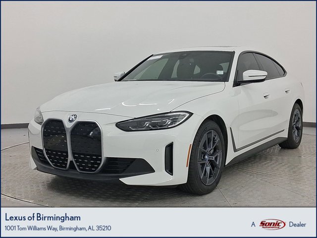 2023 BMW i4 40's photo