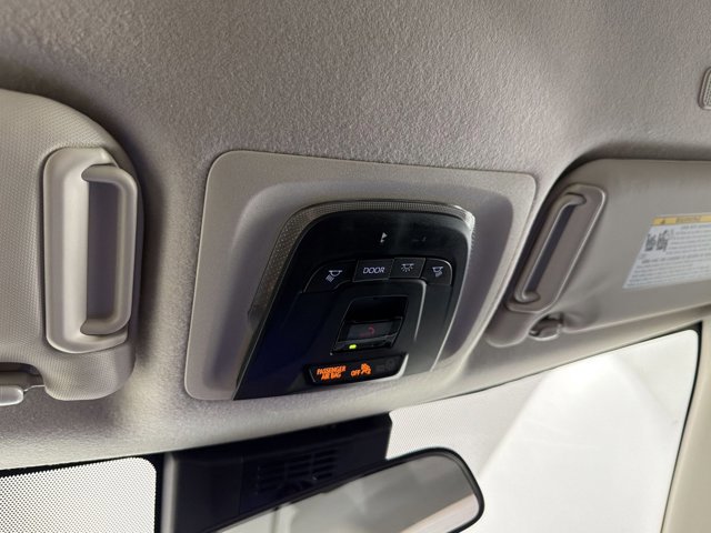 2025 Toyota Corolla LE - Photo 17