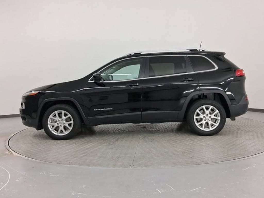 Used 2017 Jeep Cherokee Latitude SUV
