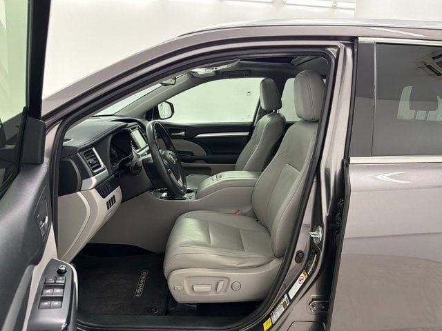 2015 Toyota Highlander XLE photo 4