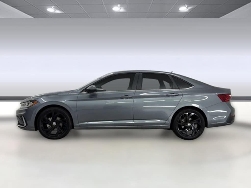 Used 2025 Volkswagen Jetta SE Sedan