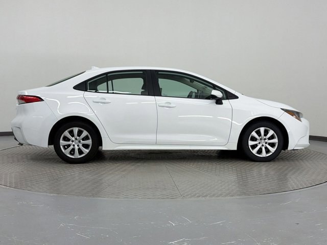 2025 Toyota Corolla LE - Photo 8