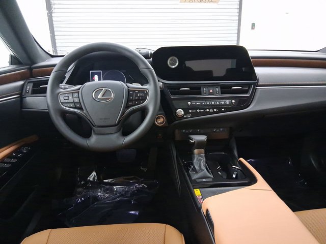 2025 Lexus ES 350 photo 4
