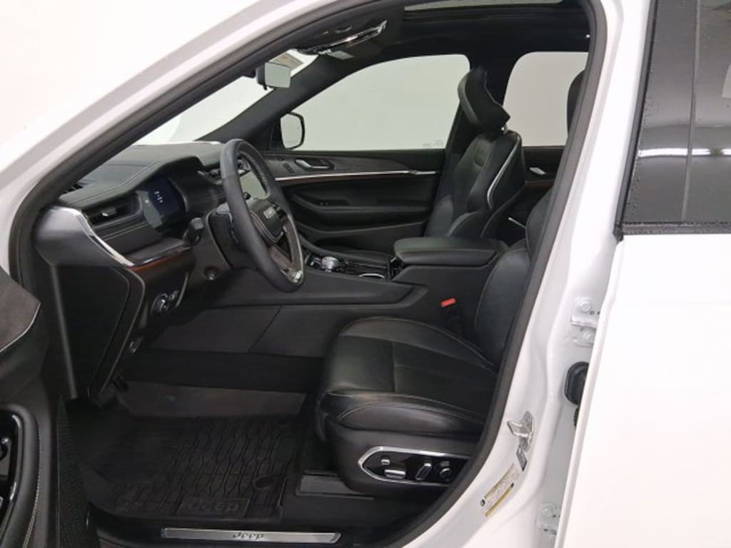 Used 2024 Jeep Grand Cherokee Overland SUV